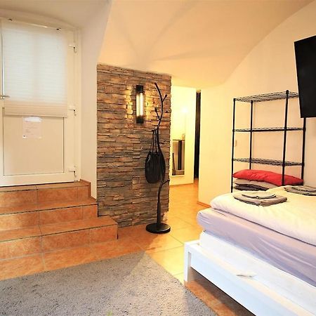 Fully Equipped Apartment Near Main Station Вюрцбург Экстерьер фото