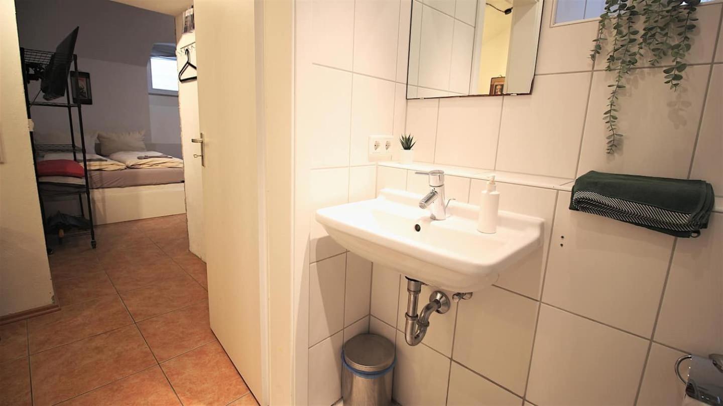 Fully Equipped Apartment Near Main Station Вюрцбург Экстерьер фото